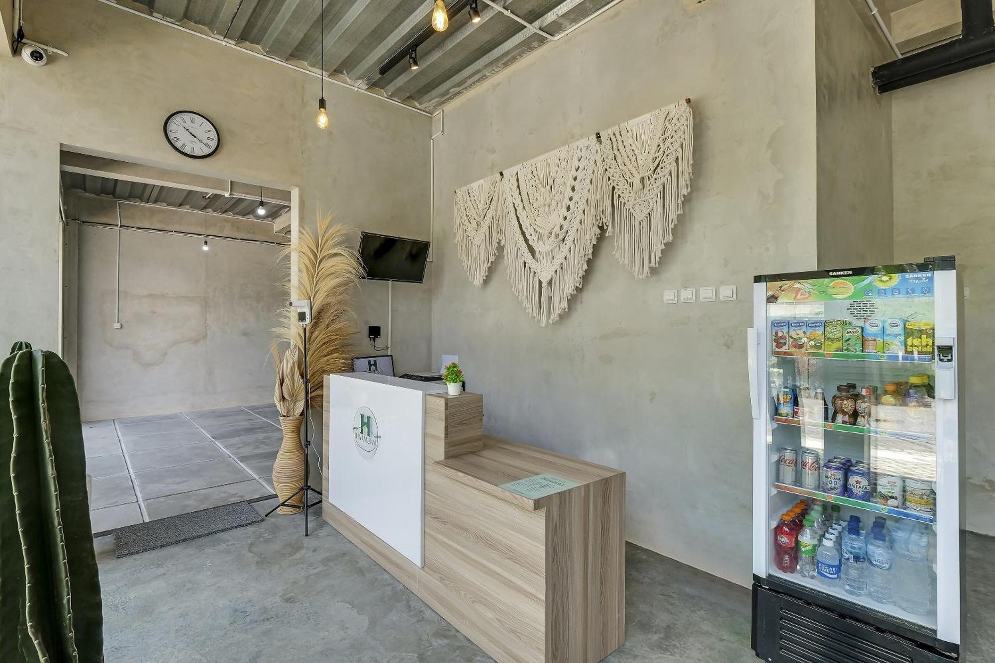 Super Oyo Capital O 90983 Harmony Easy Stay Maguwo Eksteriør billede