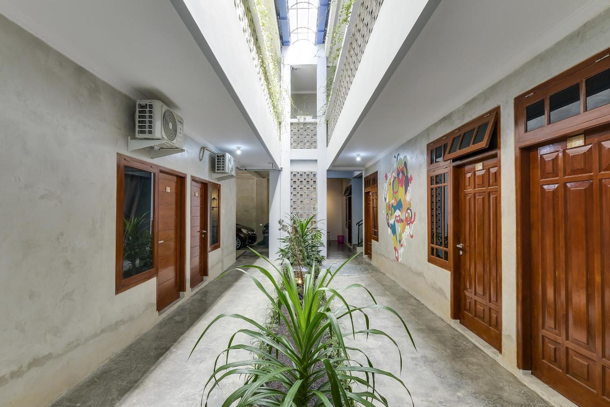Super Oyo Capital O 90983 Harmony Easy Stay Maguwo Eksteriør billede